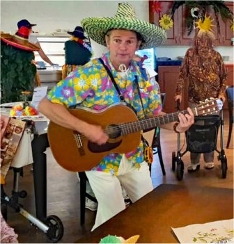 Pret Troubadour boekt u bij www.zorg-artiesten.nl