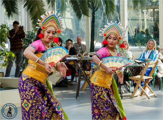  Indonesische dansgroep DwiBhumi, www.zorg-artiesten.nl