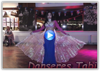 Tabita Orientaals Buikdans boekt u bij www.zorg-artiesten.nl