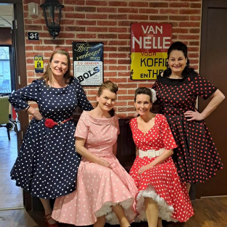 Swingen met The Elvettes, www.zorg-artiesten.nl