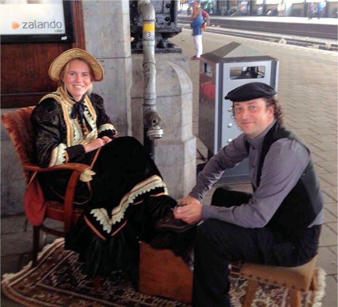 Nostalgische Schoenpoetser www.zorg-artiesten.nl